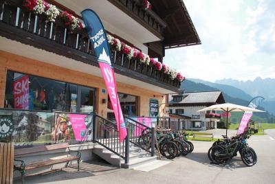 ¡Excursiones guiadas en bicicleta eléctrica con un guía local / C