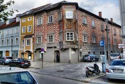 Traslado privado de Linz desde el aeropuerto de Linz a la ciudad 