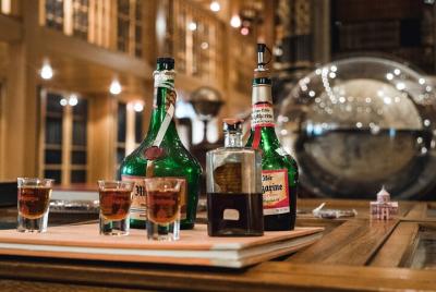 Clase magistral de degustación de licor para grupos pequeños en V