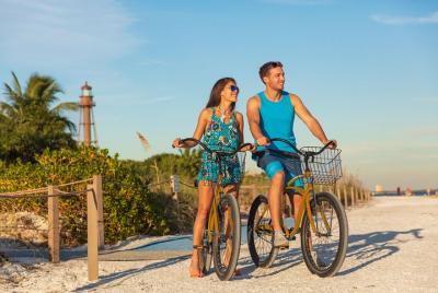 Tour cultural de medio día en bicicleta por el centro de Nassau c