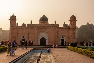 Tour de día completo en grupos pequeños por el casco antiguo de D