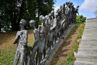 Tour judío de Minsk (a pie y en coche, 3 horas)