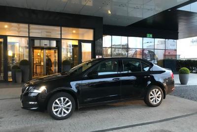 Traslado privado de llegada: aeropuerto de Minsk MSQ a la ciudad 