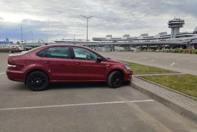 Traslado privado de ida y vuelta desde el aeropuerto de Minsk a l