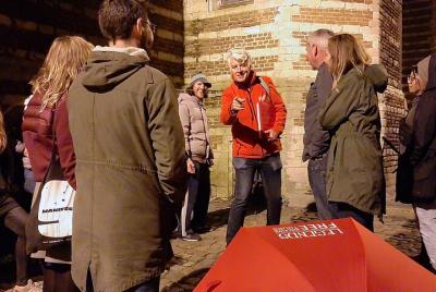 Tour privado a pie por Amberes de noche