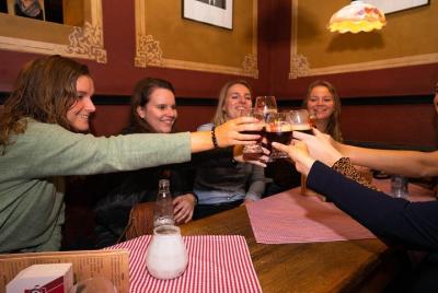 Tour de degustación en grupos pequeños, con un guía local. (HOLAN