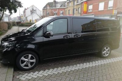 Minivan de lujo desde el aeropuerto de Bruselas a la ciudad de Br