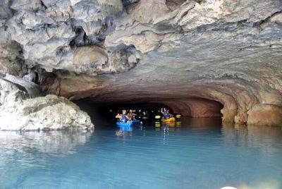 Kayak en cueva para huéspedes de alquiler de coches