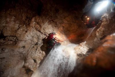 Expedición a la cueva de la cascada