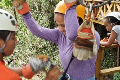 Forro de cremallera en Nohoch Che ”en Caves Branch
