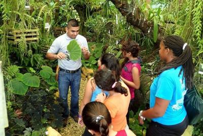 Visita guiada al jardín botánico de Senses en la casa de campo de