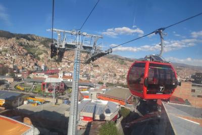 Desde La Paz: recorrido en teleférico con degustación de comida.
