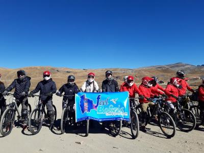 Death Road - Camino de la muerte Death Road - Camino de la muerte