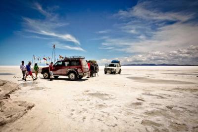  Salar de Uyuni Tour día completo | Isla de IncaHuasi | Cementeri