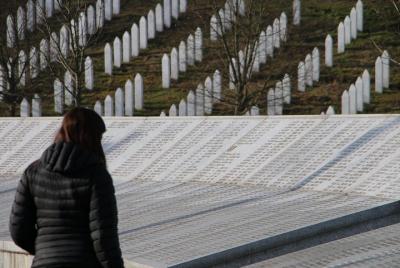 Tour de estudio del genocidio de Srebrenica: tour de un día desde