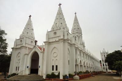 Tour de peregrinación sagrada - Tour a la basílica de Poondi Madh