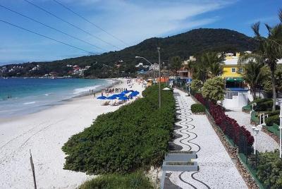 Transporte ida y vuelta Bombinhas - Playa Balneário Camboriú por 