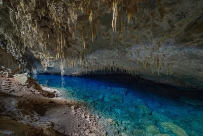 Cueva del lago azul