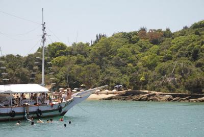 Búzios Día completo: Tour en bote y trolley con almuerzo desde Bú Búzios Día completo: Tour en bote y trolley con almuerzo desde Bú