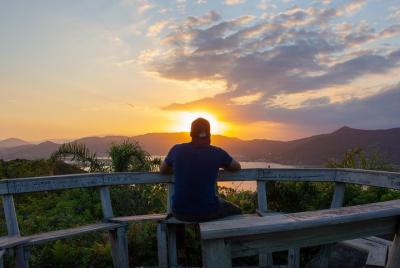 Puesta de sol y fotos en un sitio primitivo en Lagoa da Conceição