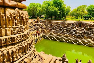 Excursión privada de un día completo a Modhera, Patan y Sidhpur c Excursión privada de un día completo a Modhera, Patan y Sidhpur c