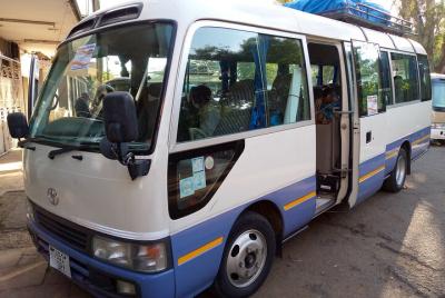 Servicio de traslado en autobús desde el aeropuerto de Nairobi Wi