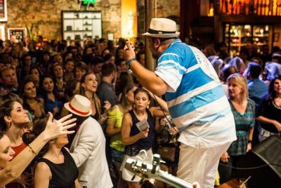Tour guiado por el escenario del río con cena
