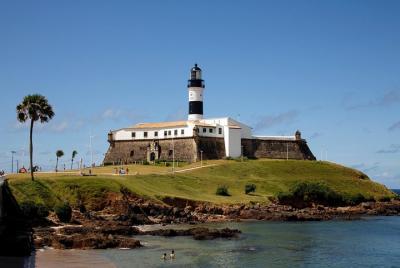 Traslado ida y vuelta en Salvador con recorrido histórico por la 