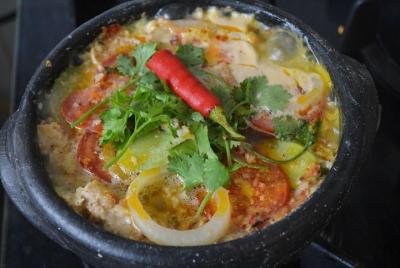 Lección de cocina práctica con un profesional: cocinar en una cas