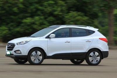 Traslado de ida y vuelta privado entre el aeropuerto y el hotel e