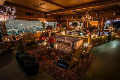 Cena romántica privada en Terrace Italia