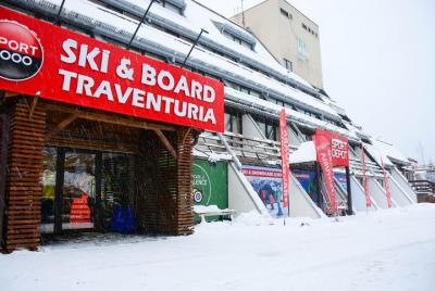Servicio de esquí y snowboard en Borovets