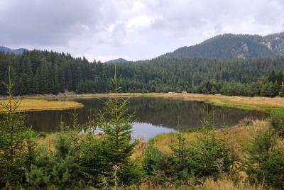 Tour de senderismo autoguiado de los lagos Smolyan Tour de senderismo autoguiado de los lagos Smolyan