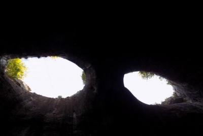 Desde Sofía: Los ojos de la cueva de Dios y las gargantas del sen
