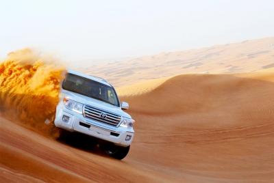 Safari de Doha: Bash The Dunes, paseo en camello y sandboarding Safari de Doha: Bash The Dunes, paseo en camello y sandboarding