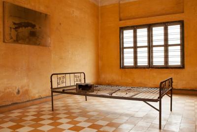 Museo de medio día Tuol Sleng y mercado ruso