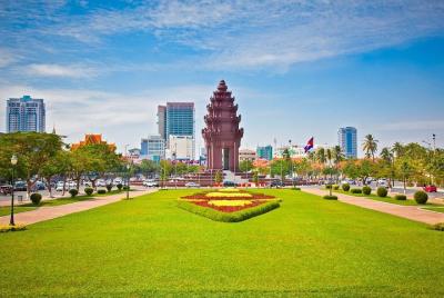 Phnom Penh City Tour Palacio Real con S21 y Killing Field