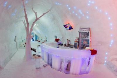 Dormir en el ICE HOTEL en el lago Balea