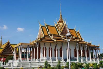 Palacio Real de Phnom Penh, Pagoda de Plata y Visita al Museo del