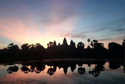 Amanecer en el templo de Angkor Wat Tour compartido