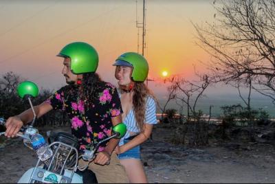 Phnom Krom Sunrise de Green Honda Motorbike