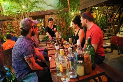 Degustación de licor de cóctel clase Sombai con compras en Siem R