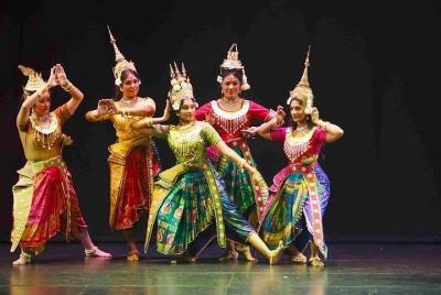 Smile of Angkor: Cultural Show - Recogida en el hotel gratis