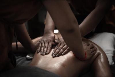 Felicidad a cuatro manos (65 minutos) + Recoger o dejar atrás gra