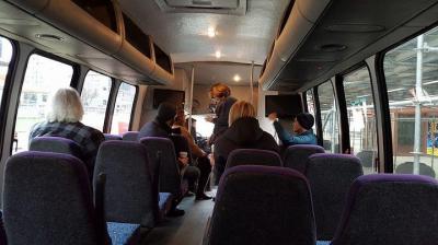 Viaje por el sudeste de Edmonton Roots and Resources Bus Viaje por el sudeste de Edmonton Roots and Resources Bus