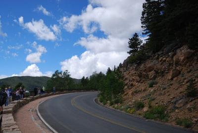 Escuche a un guía turístico mientras conduce entre Kamloops y Van