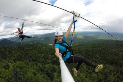 Tour guiado en tirolina en Mont Tremblant Tour guiado en tirolina en Mont Tremblant