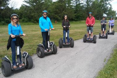 Recorrido en segway por el canal de Welland con guía local Recorrido en segway por el canal de Welland con guía local