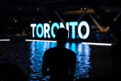 Noche guiada en grupos pequeños en Toronto