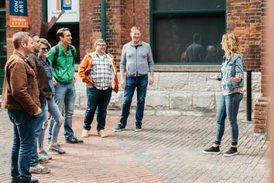 Recorrido a pie por el barrio Distillery District en Toronto Recorrido a pie por el barrio Distillery District en Toronto